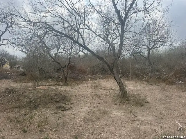 711 N Davidson, Karnes City, TX 78118 - #3