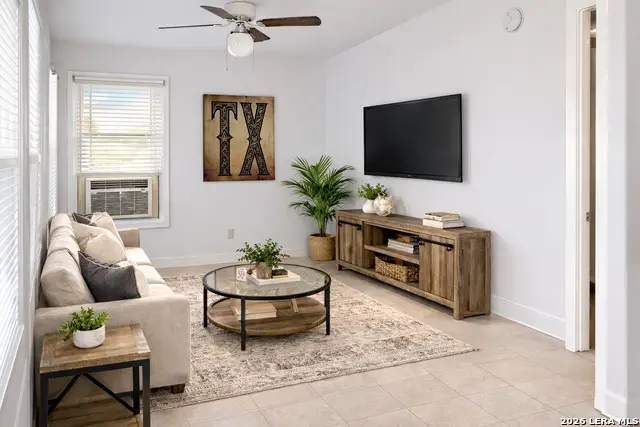 913 Houston, Castroville, TX 78009 - #3