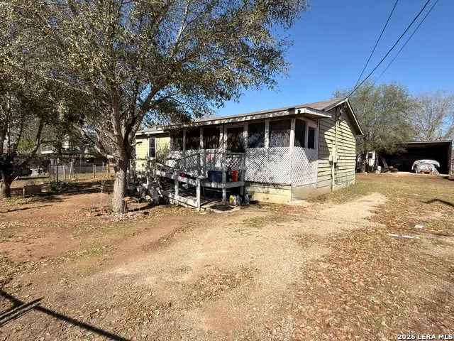 213 E 4th, Elmendorf, TX 78112 - #2