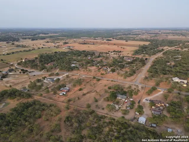 140 S View Dr, Lytle, TX 78052 - #3