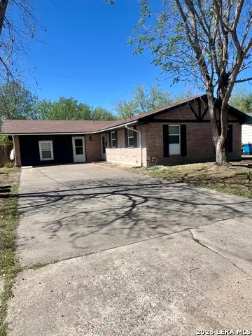 907 Big Bend Dr, Beeville, TX 78102 - #2