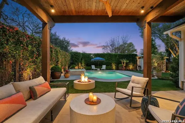 122 W Edgewood, Alamo Heights, TX 78209