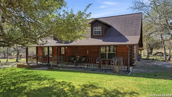 828 Shady Grove, Adkins, TX 78101