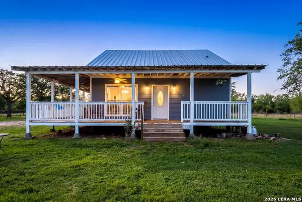 1006 Buch Ln, Cuero, TX 77954