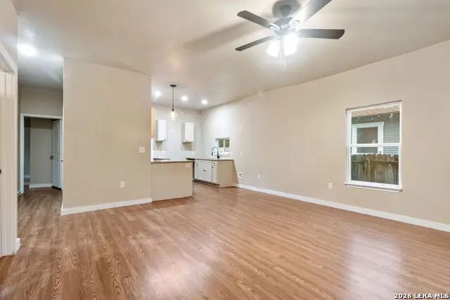 1010 W Lynwood Ave, San Antonio, TX 78201 - #3