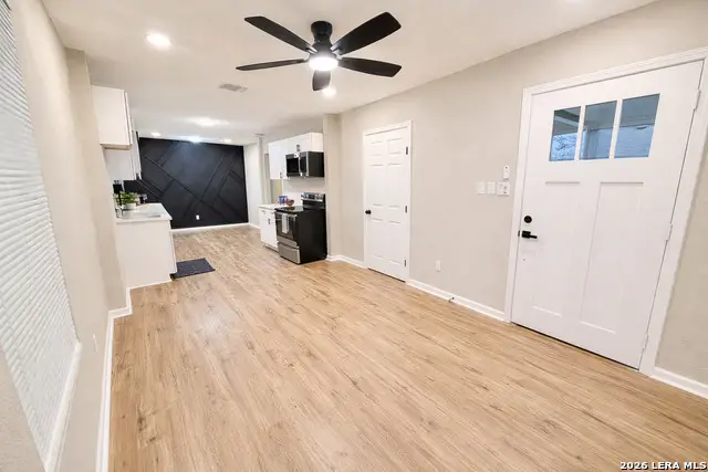 215 E Lubbock, San Antonio, TX 78204 - #2