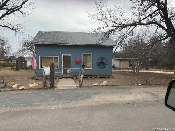 817 W Cargile, Uvalde, TX 78801