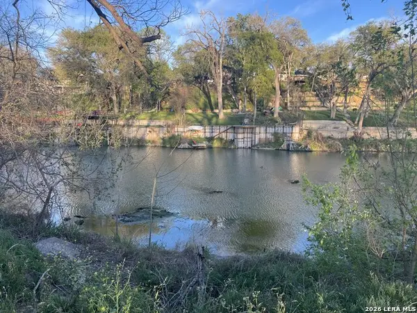 231 Signal, Seguin, TX 78155