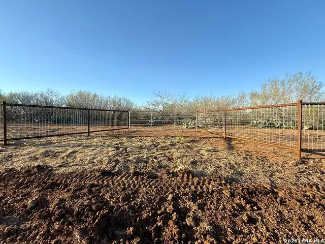 2175 County Road 332, Charlotte, TX 78011 - #2