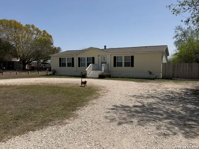2462 Chase Road, Beeville, TX 78102 - #2
