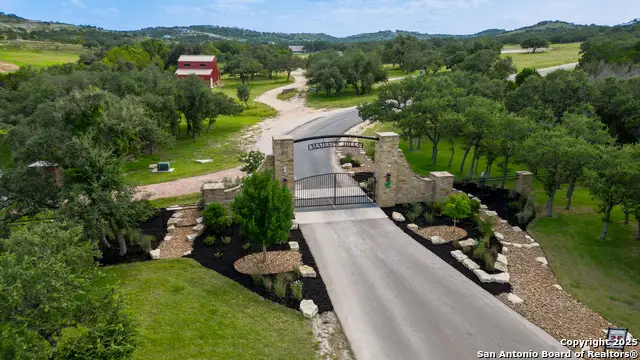 340 W Starview Cv, Blanco, TX 78606 - #2