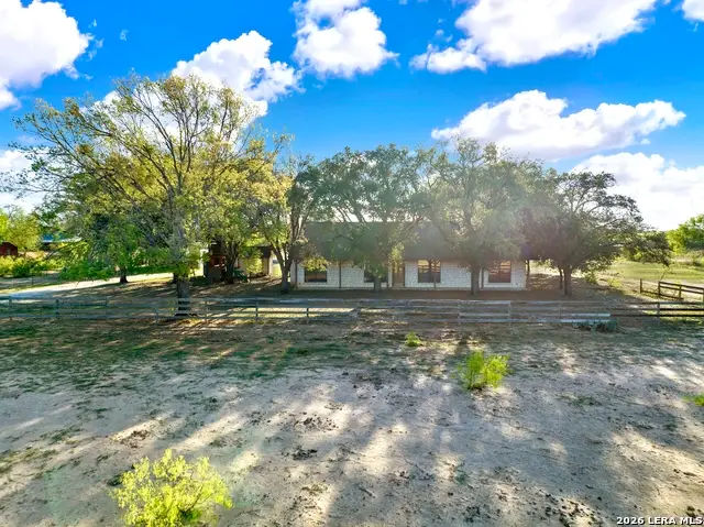 386 County Road 763, Devine, TX 78016 - #3