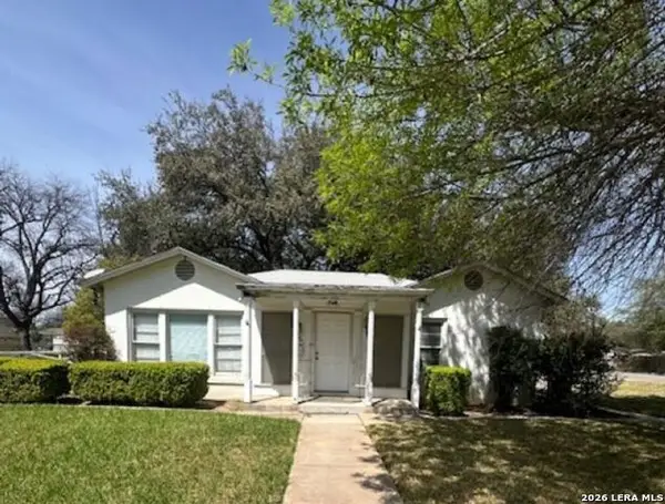 844 Laurel, Uvalde, TX 78801