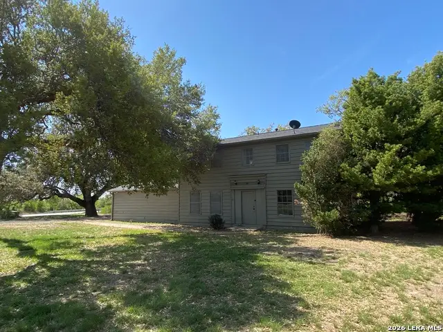 300 Avenue M, Hondo, TX 78861 - #1