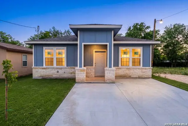 717 Avenue C, Seguin, TX 78155 - #1