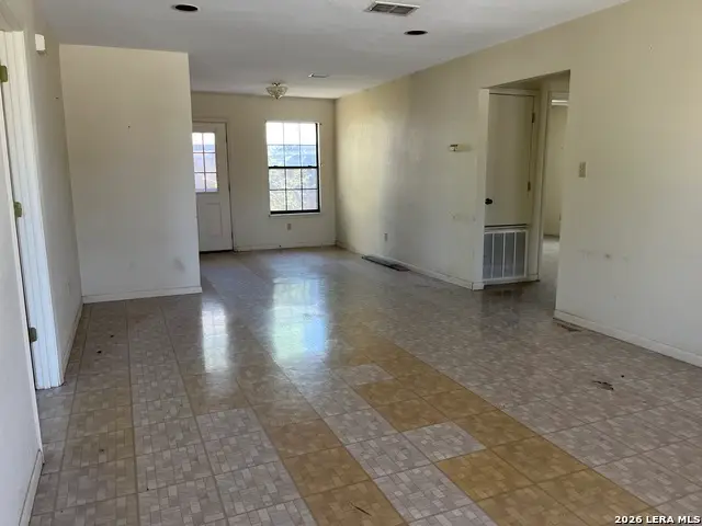 400 Capitan, Uvalde, TX 78801 - #2