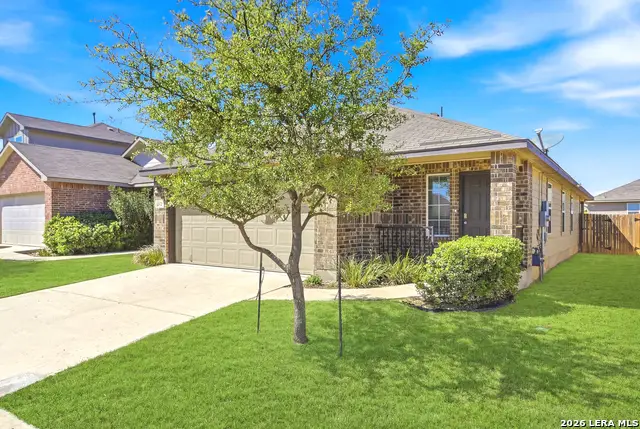 216 E Middle Green Loop, Floresville, TX 78114 - #1