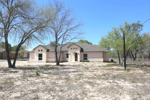 193 Oak Fields Dr, Floresville, TX 78114 - #1