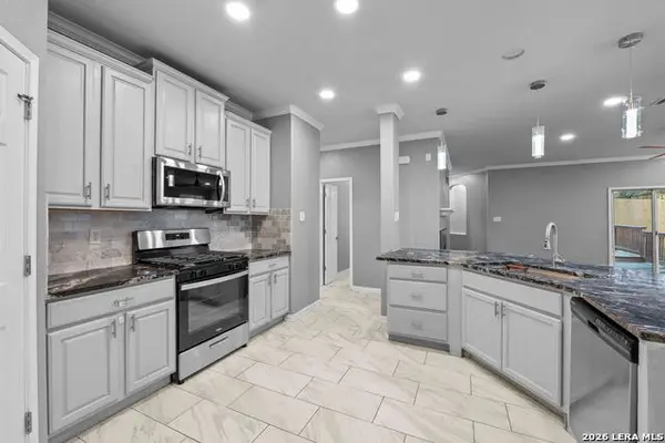 707 Lorimor Ct, San Antonio, TX 78258