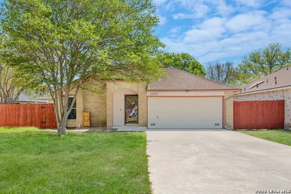 10727 Lake Path, San Antonio, TX 78217