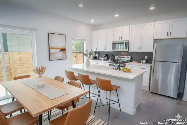 918 S Olive St 102, San Antonio, TX 78210 - #2