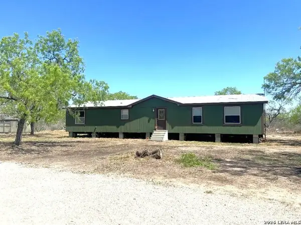 435 North Trail, Pleasanton, TX 78064