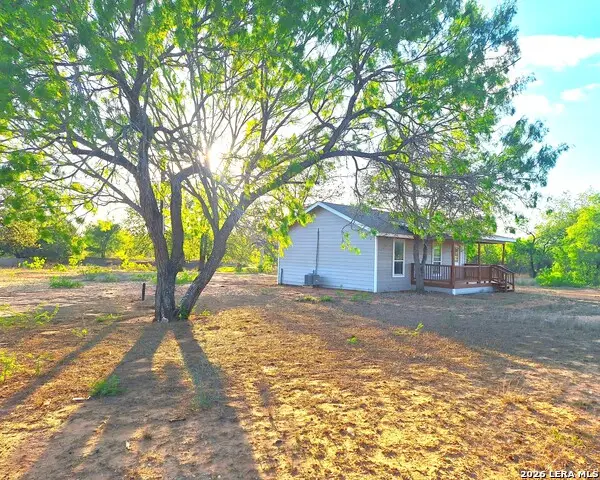 4904 Blackhill, Floresville, TX 78114