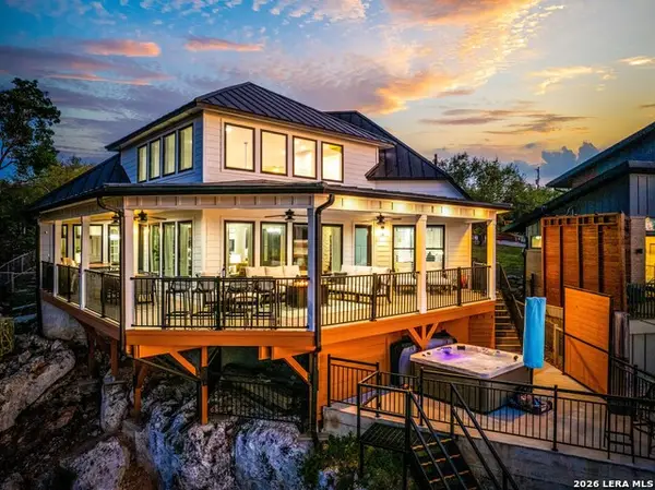 889 Glenn, Canyon Lake, TX 78133