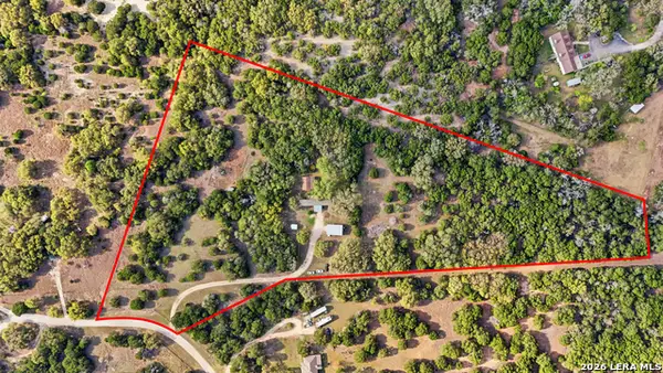 169 Oak Hollow Drive, Pipe Creek, TX 78063