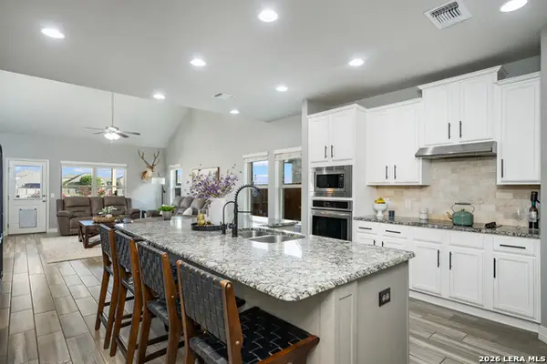 1382 Shadow Rock, New Braunfels, TX 78130