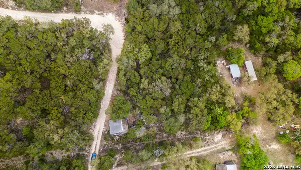 162 Navajo, Lakehills, TX 78063