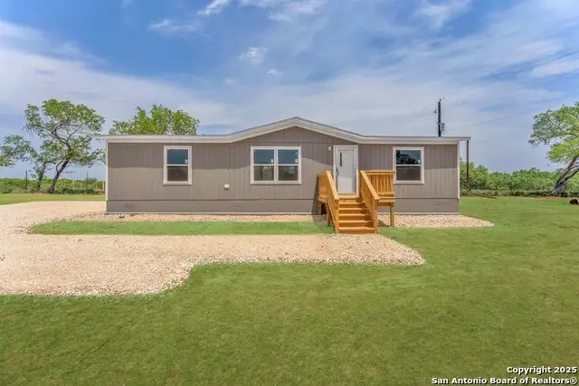 5709 County Road 422, Pleasanton, TX 78064 - #2