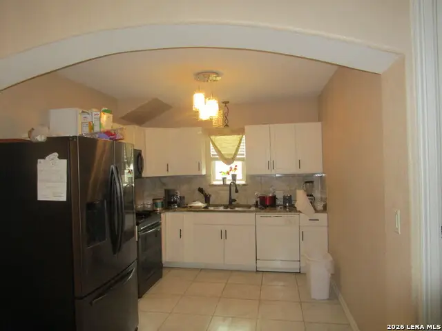 1102 Saint Marys, Beeville, TX 78102 - #3