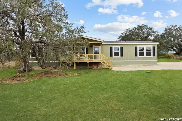 137 Syrah St, La Vernia, TX 78121