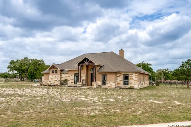 112 S Abrego Crossing, Floresville, TX 78114 - #2