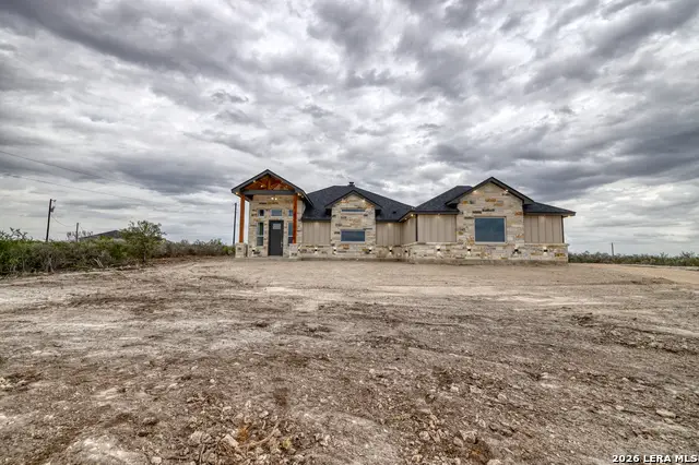 22 Greystone Hills Circle, Uvalde, TX 78801 - #1