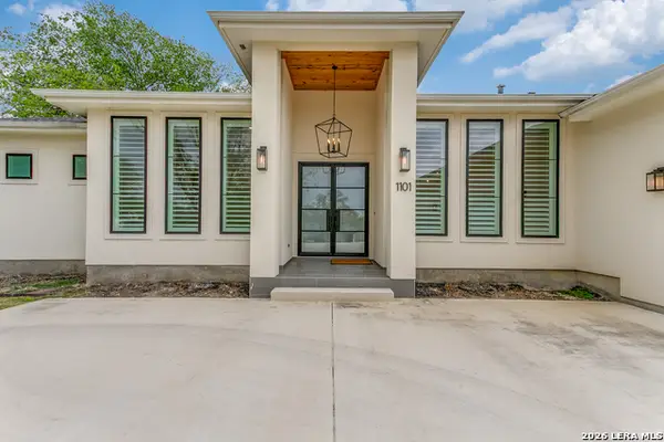 1101 Garraty, Terrell Hills, TX 78209