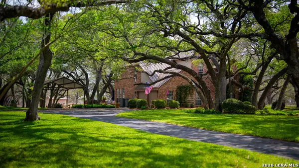 230 Shamrock, Floresville, TX 78114