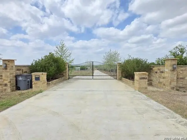 13083 Fm 2779, Moore, TX 78057 - #1