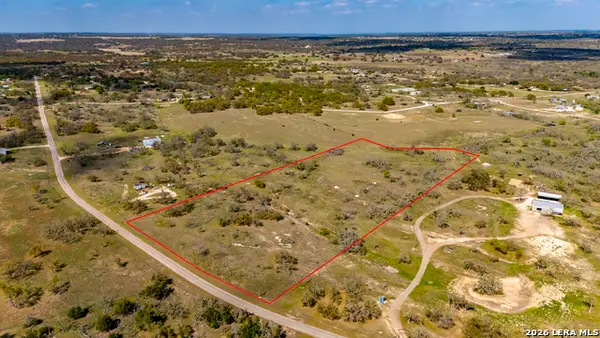 444 Mosel Rd, Harper, TX 78631