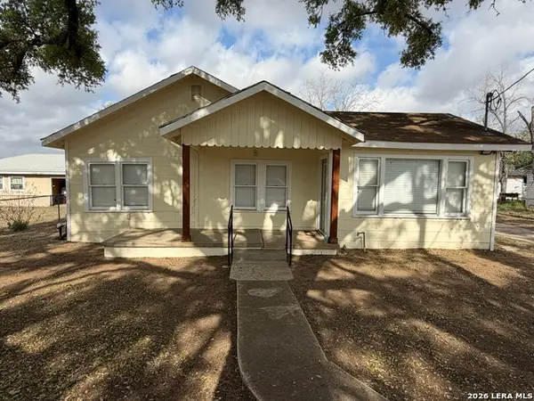 719 Kelly St, Poteet, TX 78065