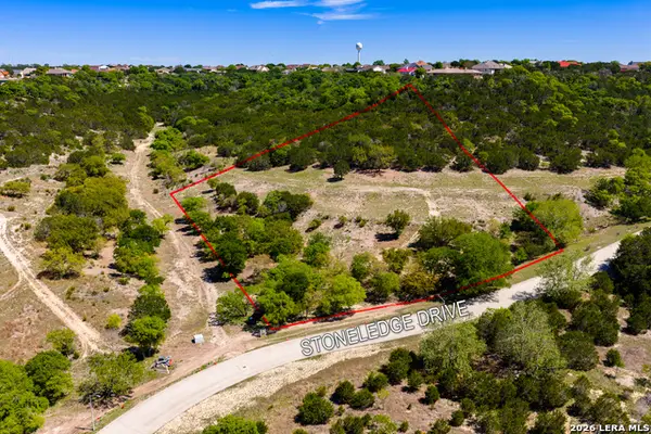 2210 Stoneledge Drive, Kerrville, TX 78028