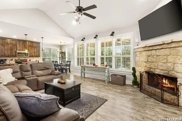 950 Live Oak Dr, Spring Branch, TX 78070