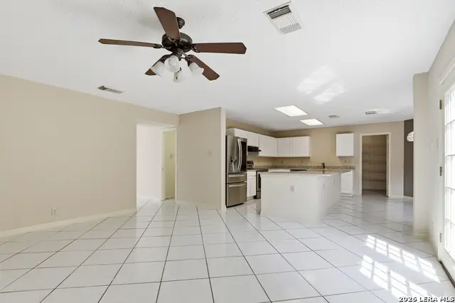 11214 Scarborough Ct, San Antonio, TX 78249 - #2