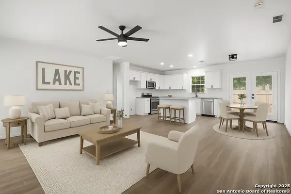 1080 Greenhill Dr, Canyon Lake, TX 78133