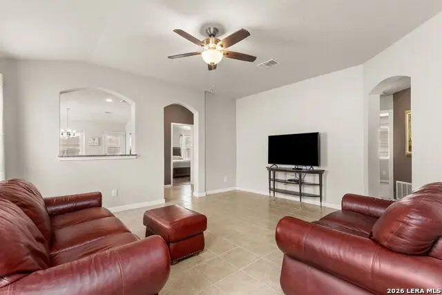 731 Spectrum Dr, New Braunfels, TX 78130 - #2