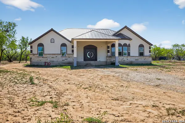510 High Mdw, Lytle, TX 78052