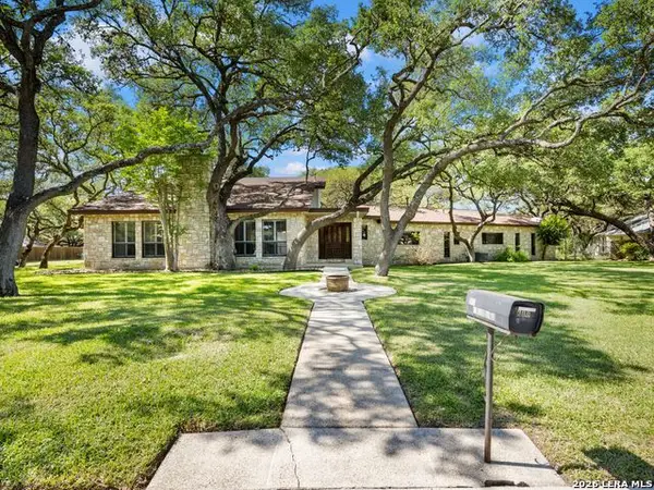 200 Garrapata Lane, Hollywood Park, TX 78232
