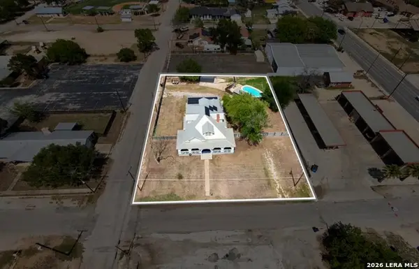 110 W Benton Ave, Devine, TX 78016