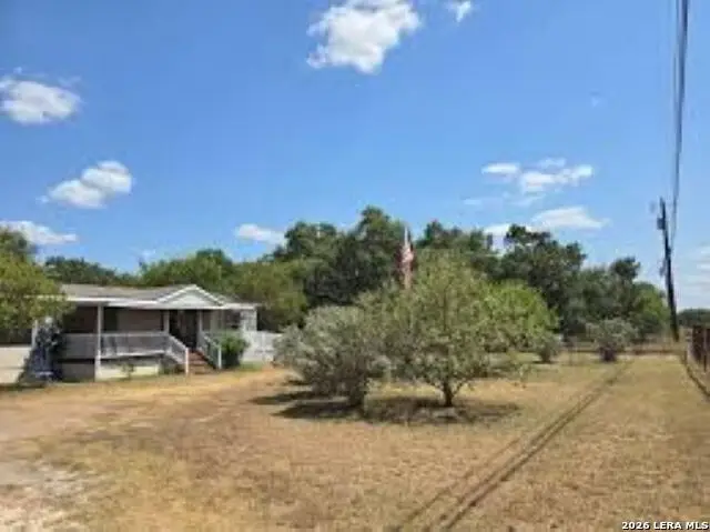 200 Iroquois Trl, Bandera, TX 78003 - #1